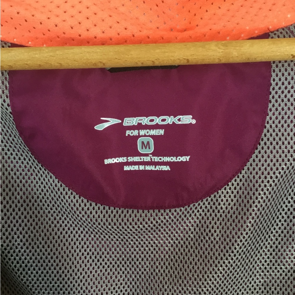 Brooks Running Jacket - Picture 4 of 5